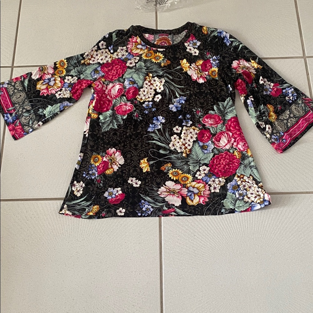 NWT Johnny Was onyx Sistine Bell Sleeve Top Medium